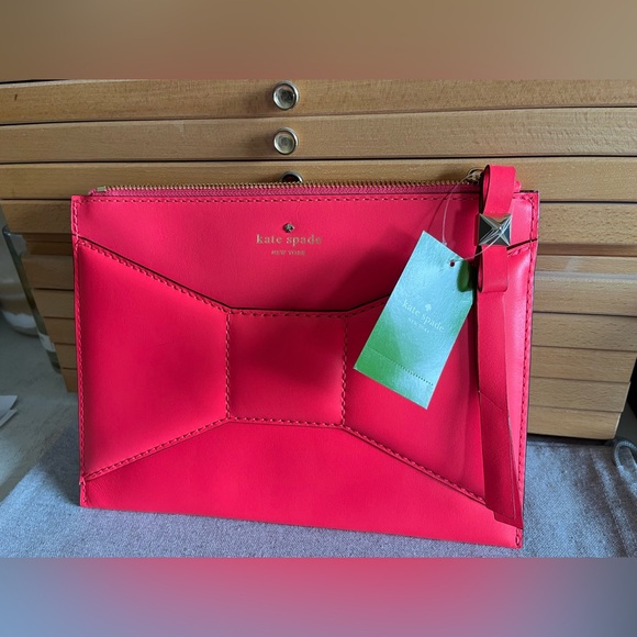 Kate Spade medium beau pouch purse. New!! - Picture 1 of 5